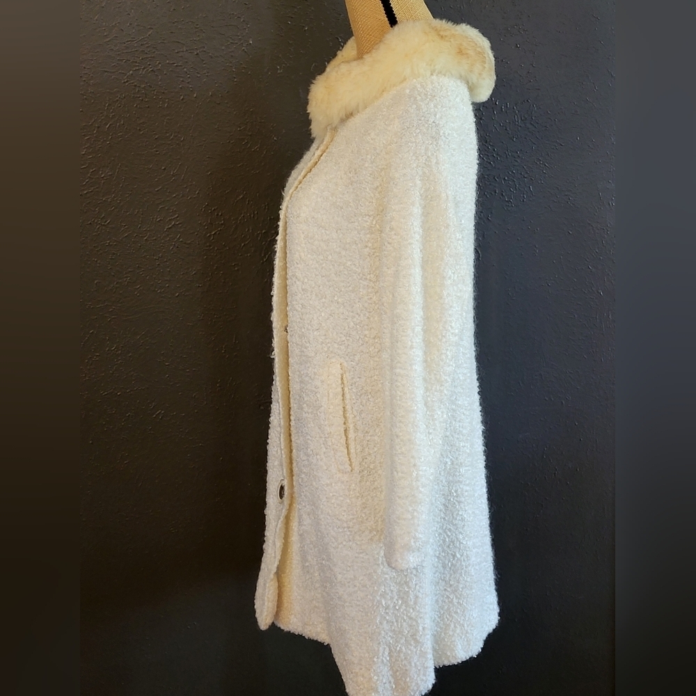 1950s Ivory Wool Boucle Swing Coat Faux Fur Collar Medium - Picture 4 of 12